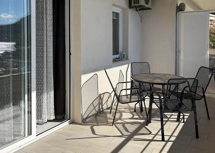 1 Bedroom Lovely In * Podgora (Split-Dalmatia)