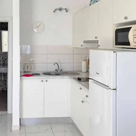 1 Bedroom Lovely In Podgora (Split-Dalmatia)