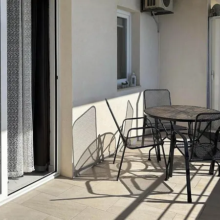 1 Bedroom Lovely In * Podgora (Split-Dalmatia)